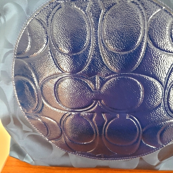 Coach Vintage Tote - Picture 8 of 15